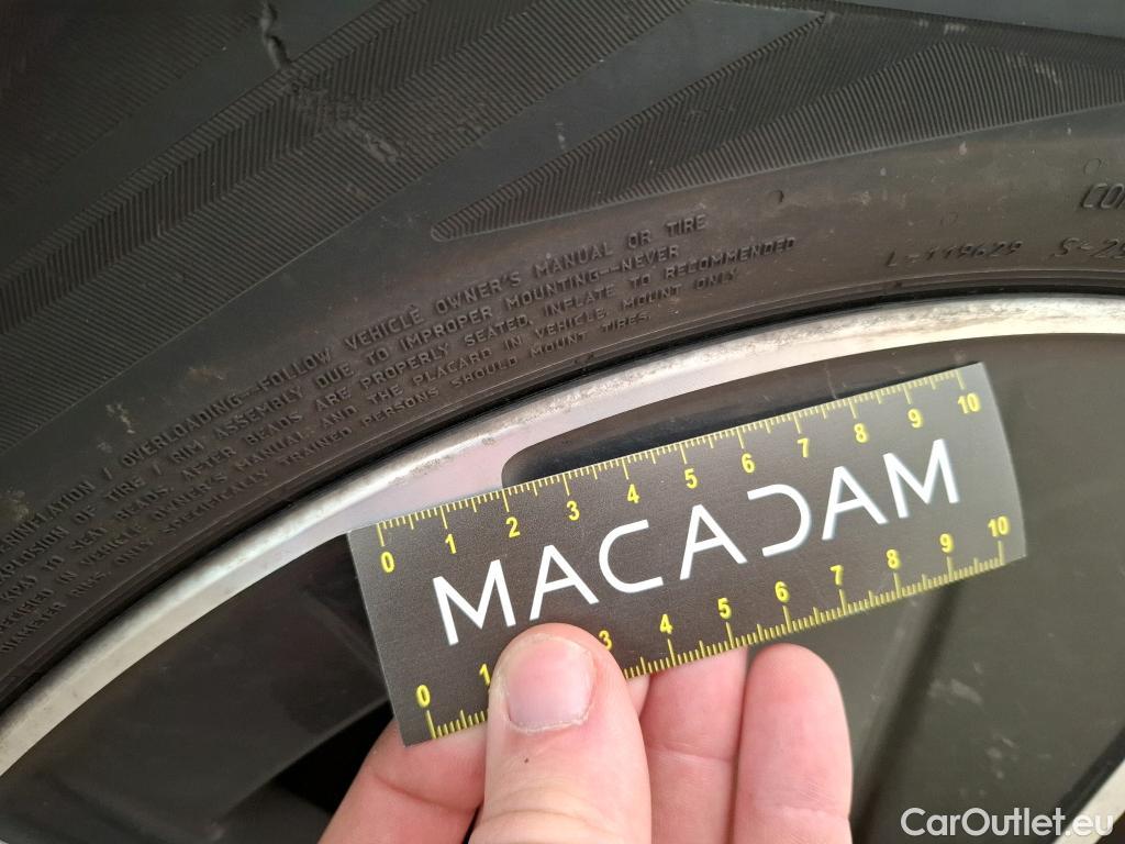  Volvo  XC90  T8 Twin Engine AWD Geartronic 8 Momentum #16