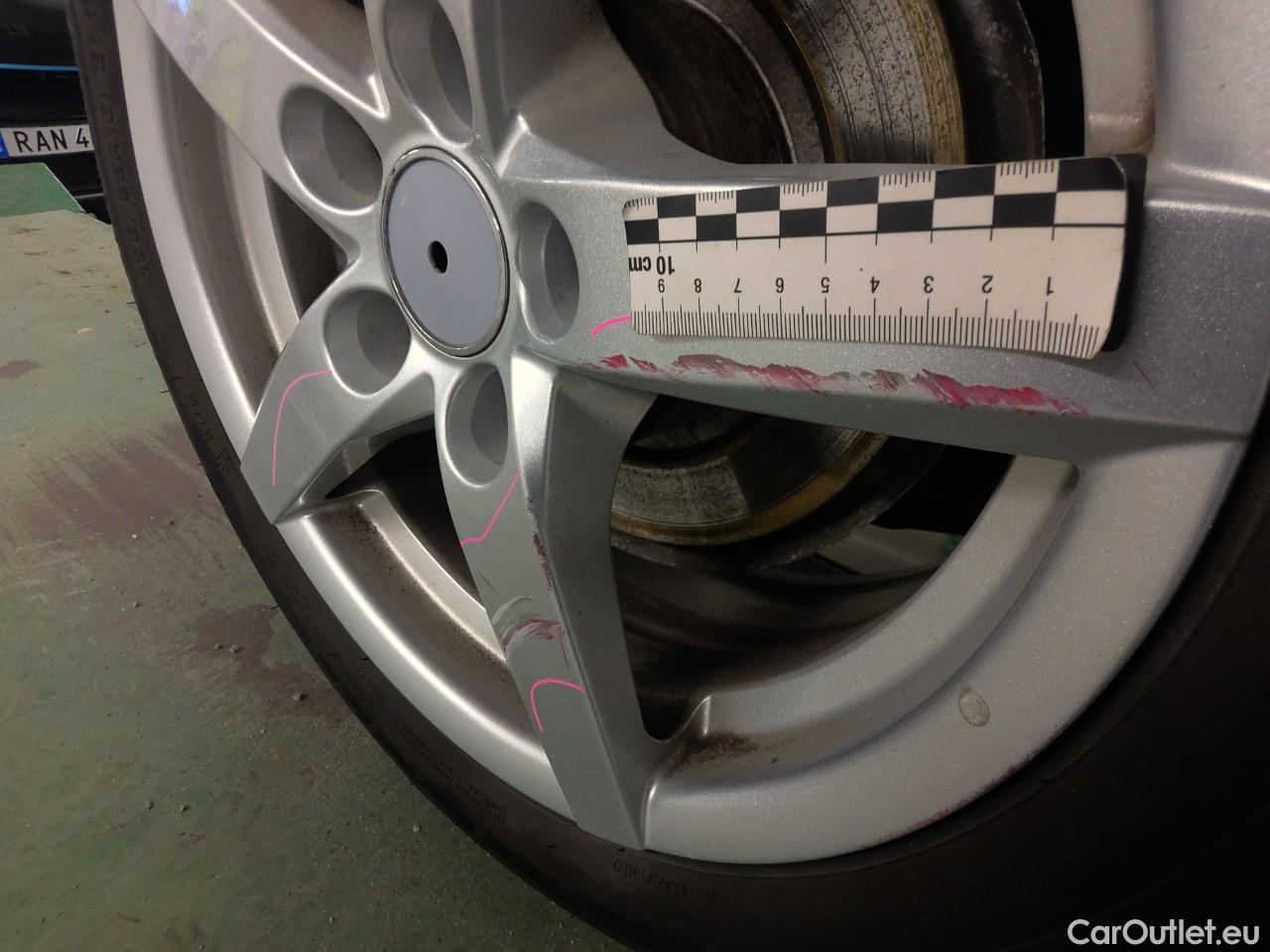  Mini  Mini John Cooper EV SE Essential 3d #16