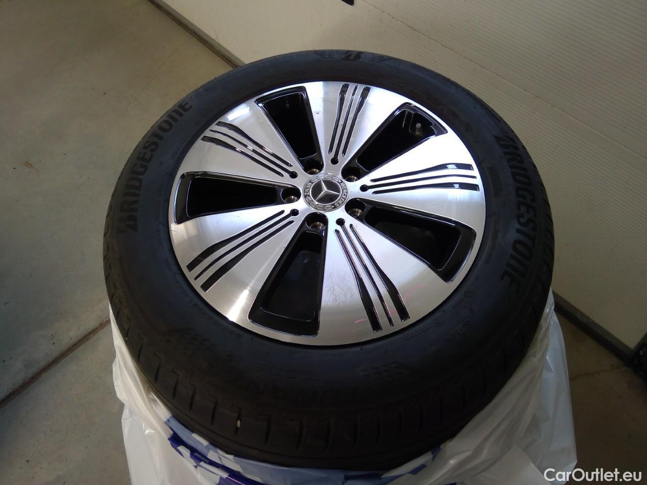  Mercedes  EQB  300 4MATIC SE Edition #1