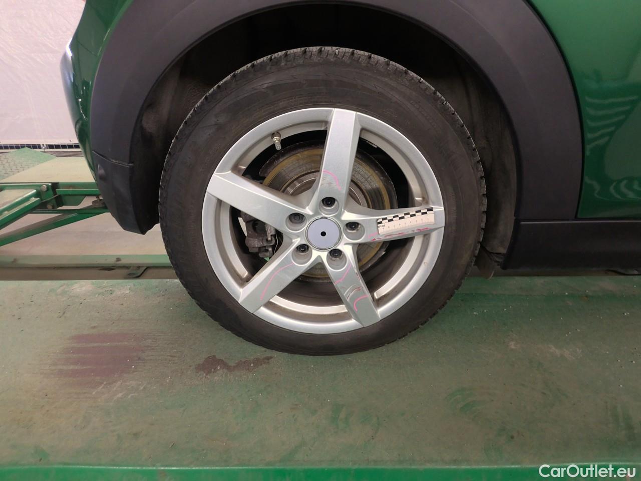  Mini  Mini John Cooper EV SE Essential 3d #17