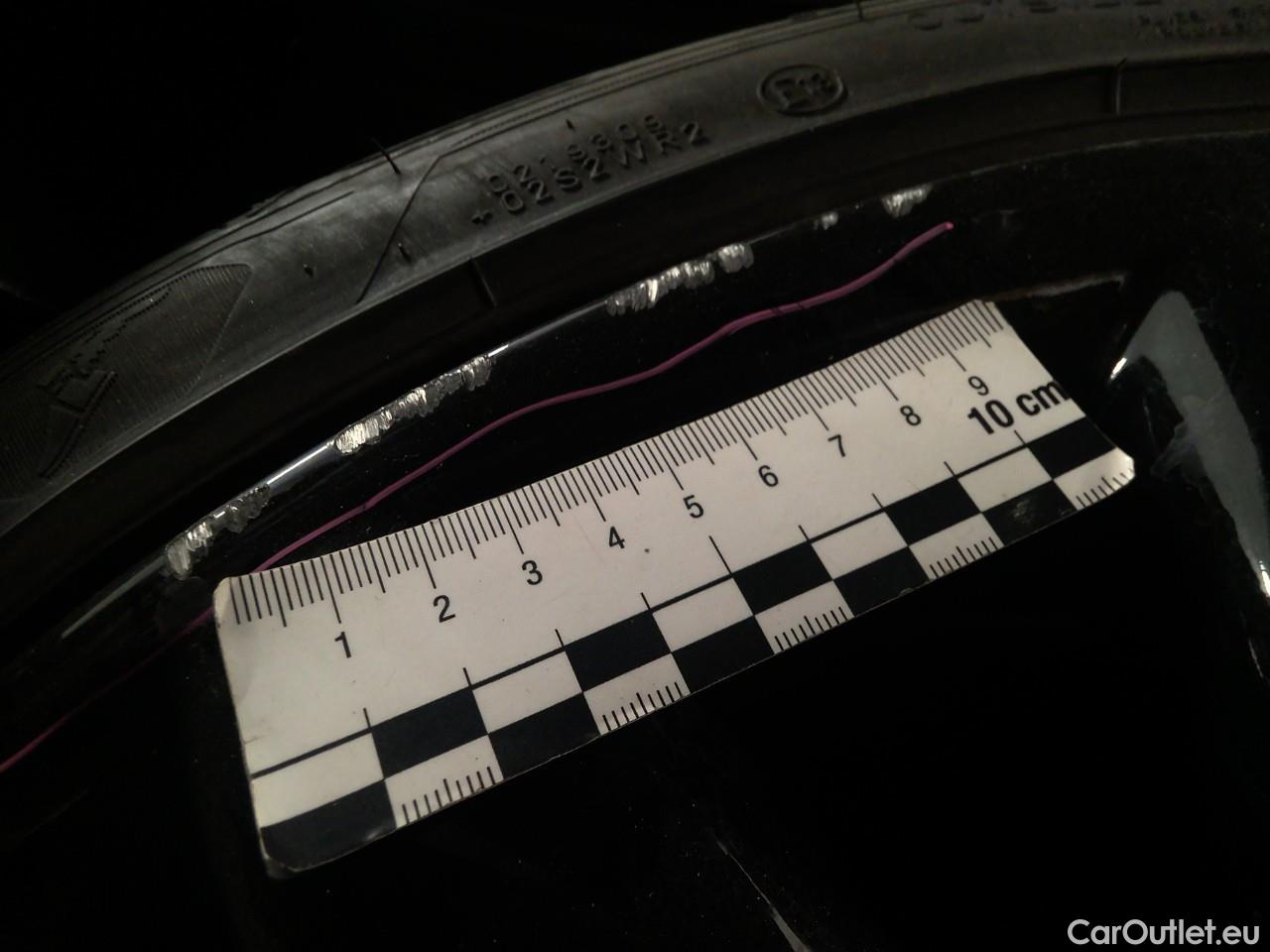  Mini  Mini John Cooper EV SE Essential 3d #1