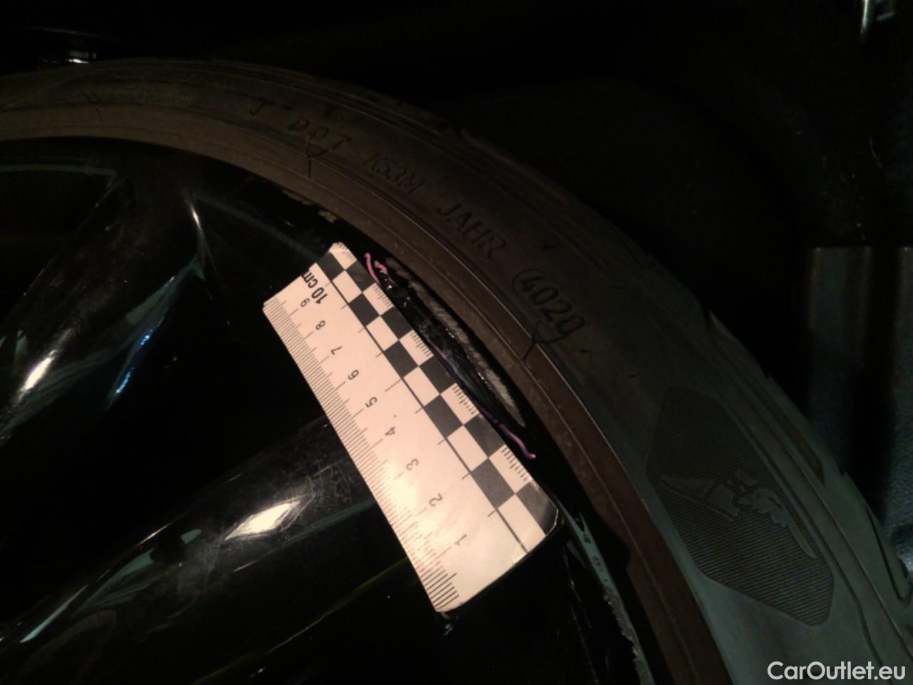  Mini  Mini John Cooper EV SE Essential 3d #4