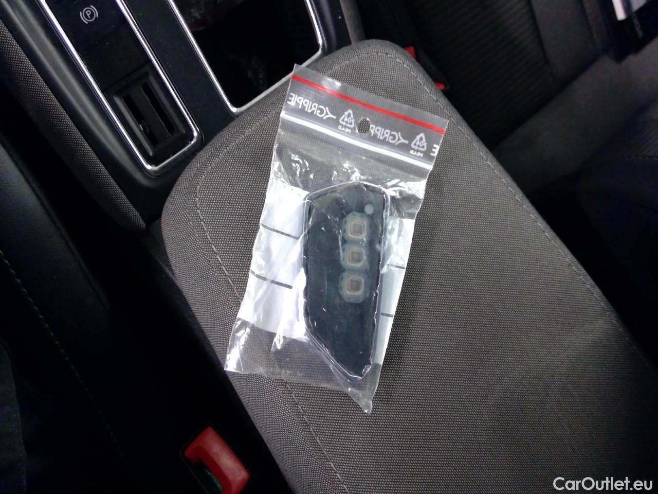  Skoda  ENYAQ  iV80 5d #3