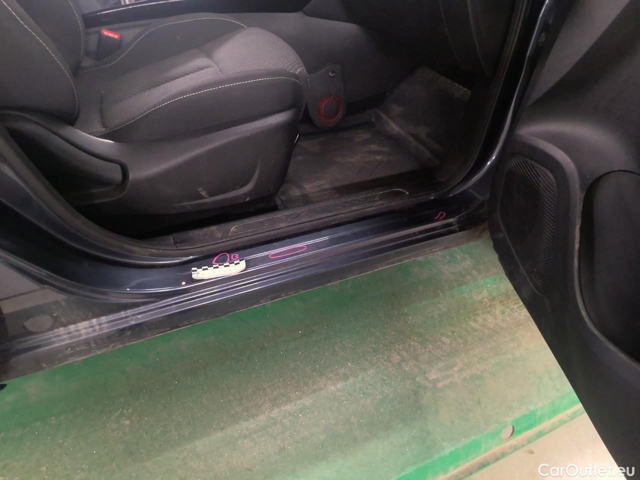  Renault  Kadjar  TCe 140 Zen 2WD Aut #3