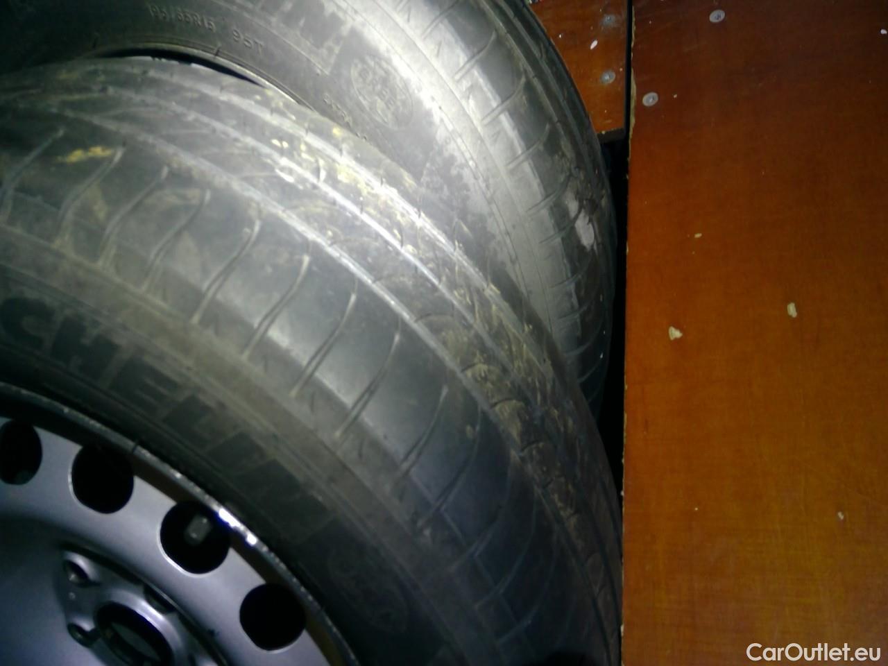  Volkswagen  Caddy  TDI 75 Maxi Aut. #1