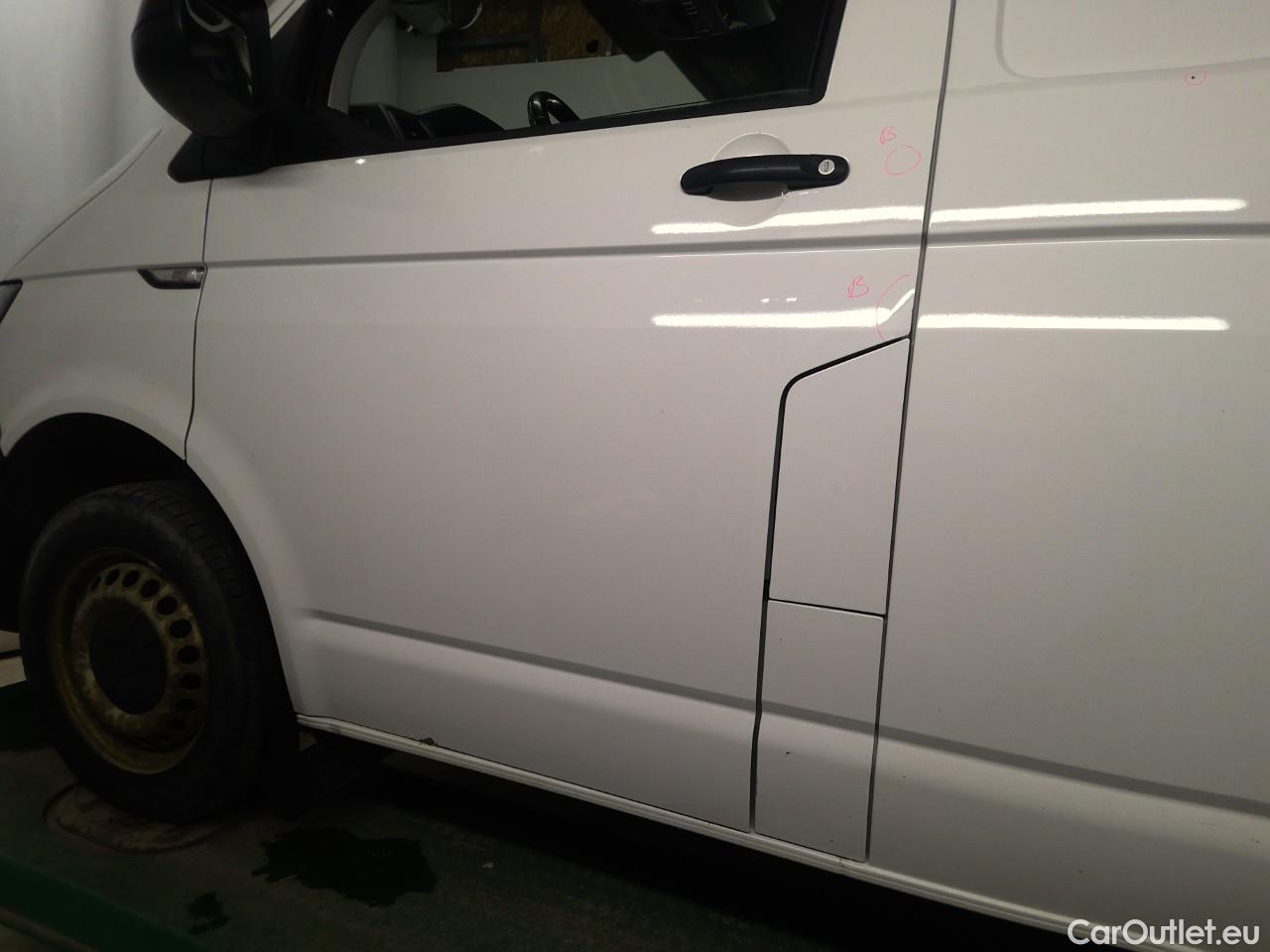  Volkswagen  Transporter T6 TDI 150 28 L2H1 A CV 4M #25