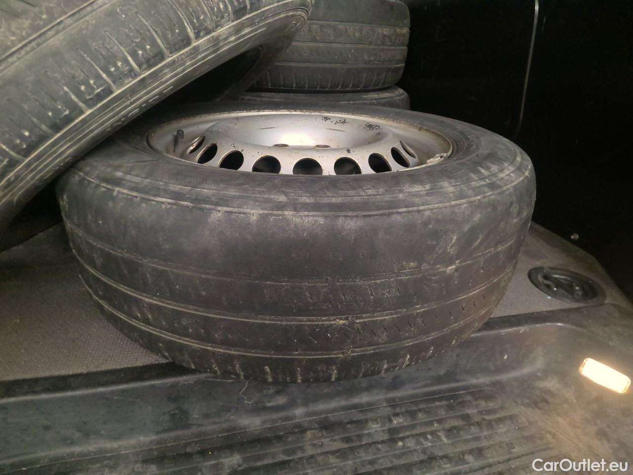  Volkswagen  Transporter T6 TDI 150 28 L2H1 A CV 4M #2