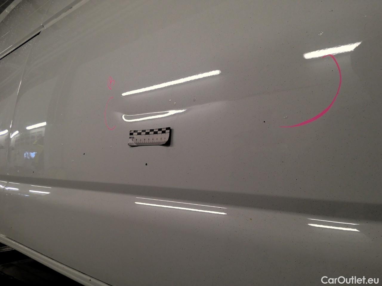  Volkswagen  Transporter T6 TDI 150 28 L2H1 A CV 4M #12