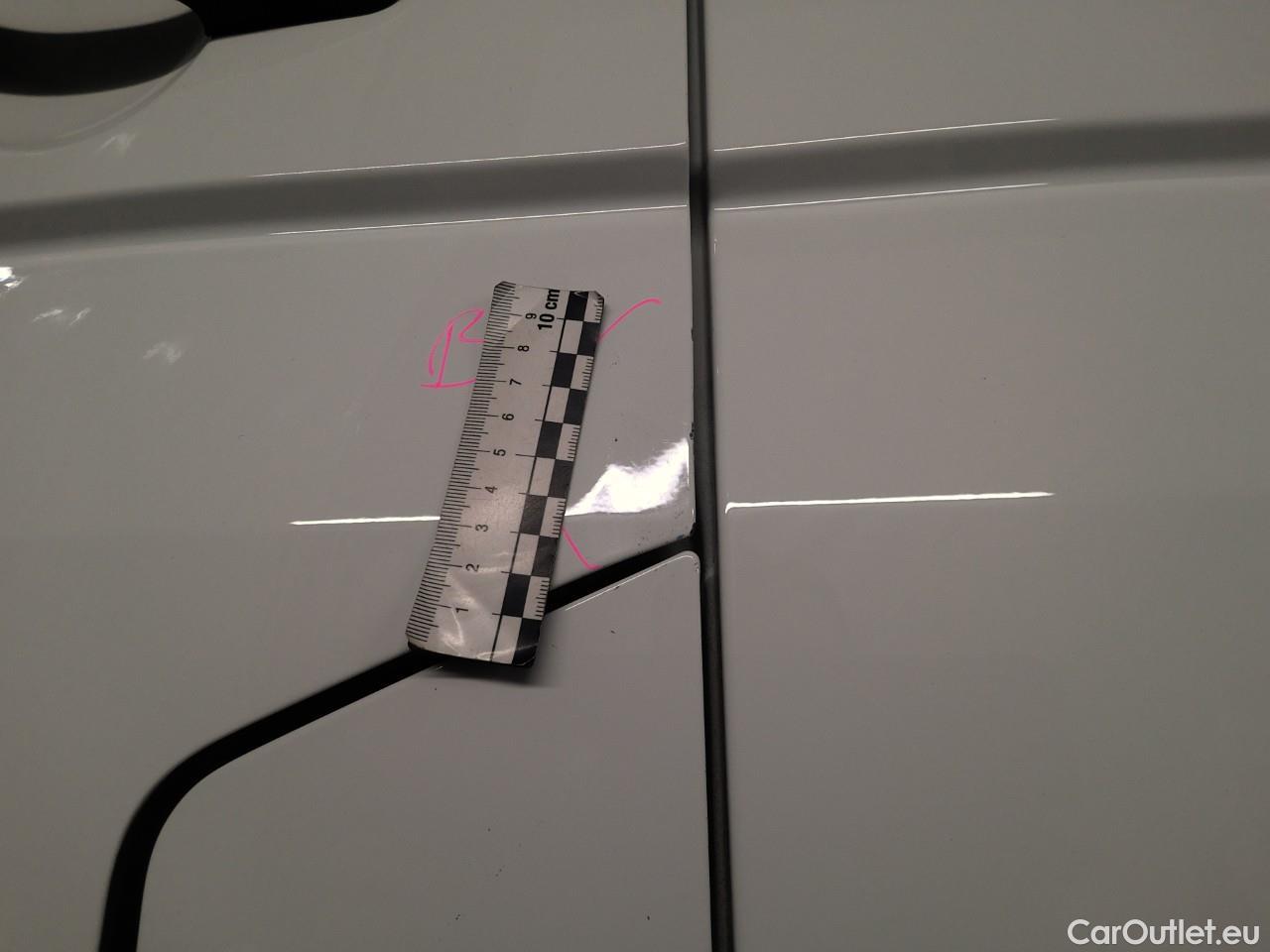  Volkswagen  Transporter T6 TDI 150 28 L2H1 A CV 4M #24