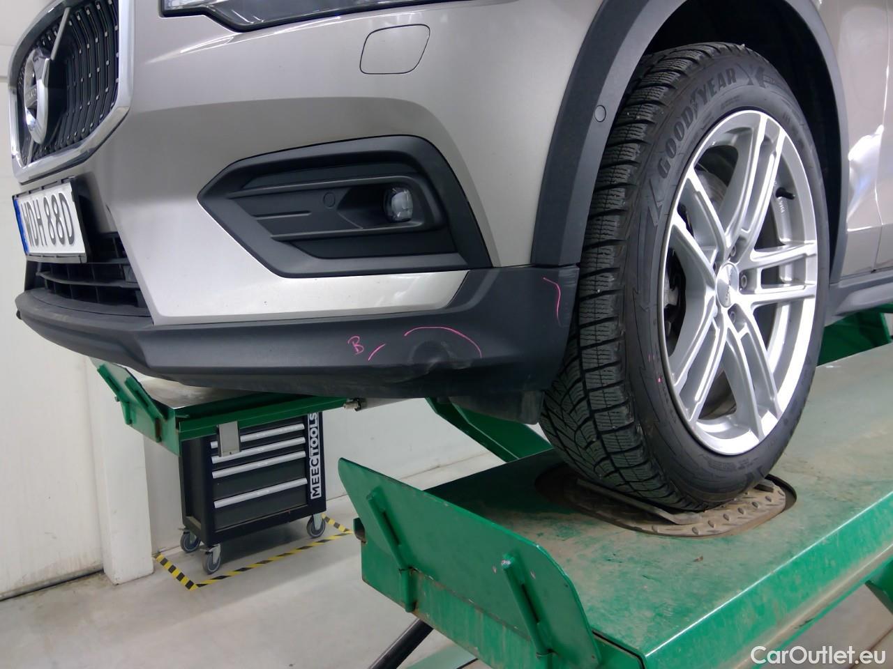  Volvo  V60  CC B4D Ad.Na.P.Ed. AWD Aut #2