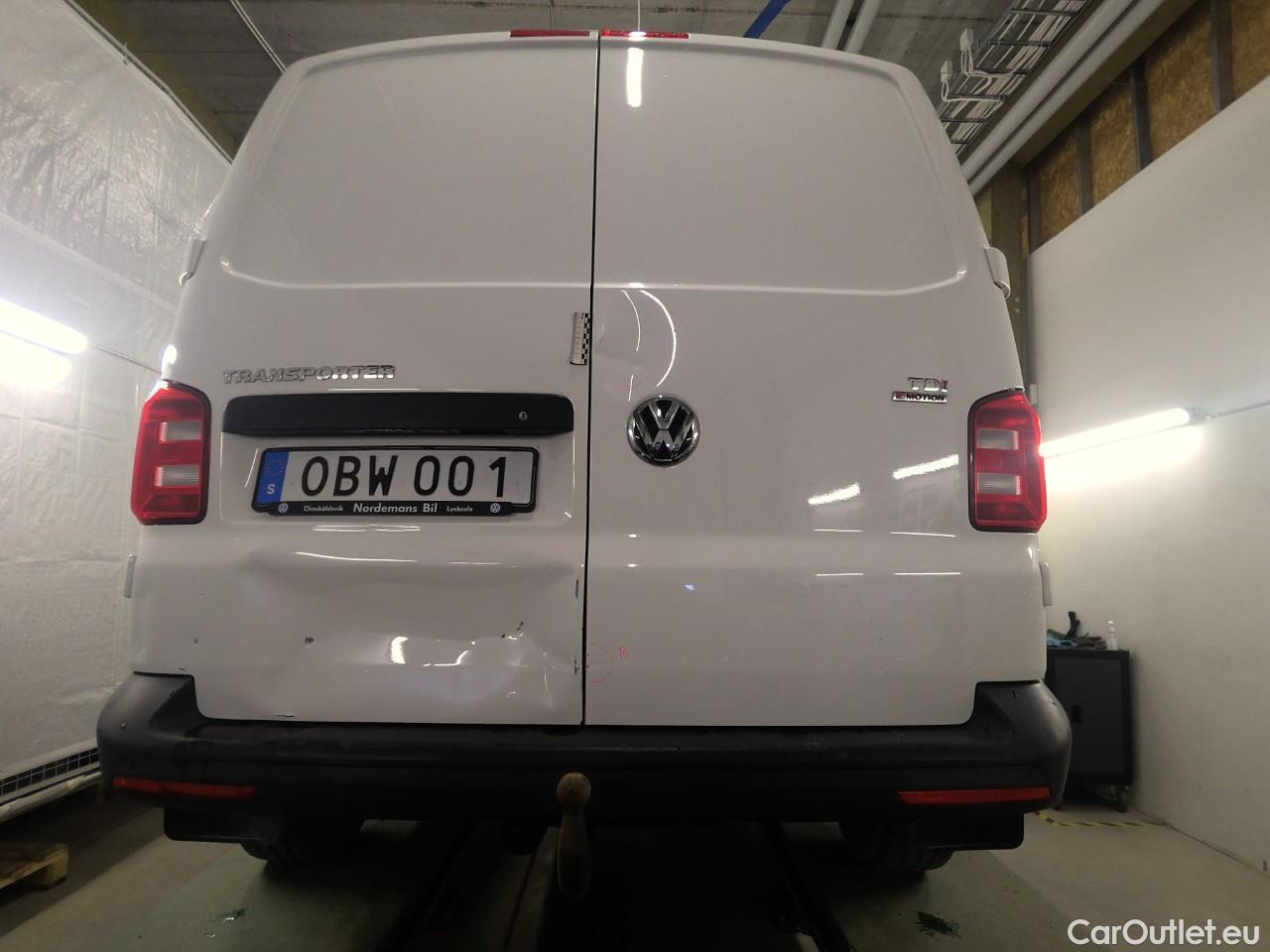  Volkswagen  Transporter T6 TDI 150 28 L2H1 A CV 4M #17