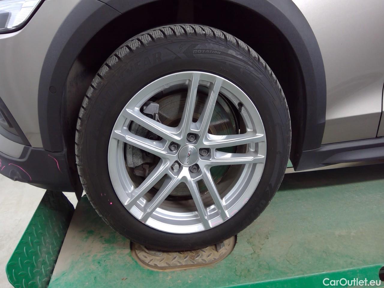  Volvo  V60  CC B4D Ad.Na.P.Ed. AWD Aut #3