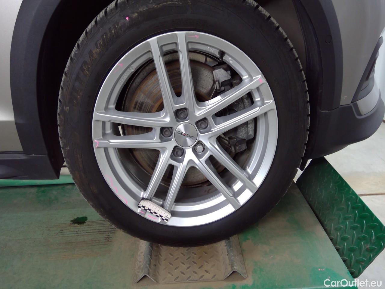  Volvo  V60  CC B4D Ad.Na.P.Ed. AWD Aut #25