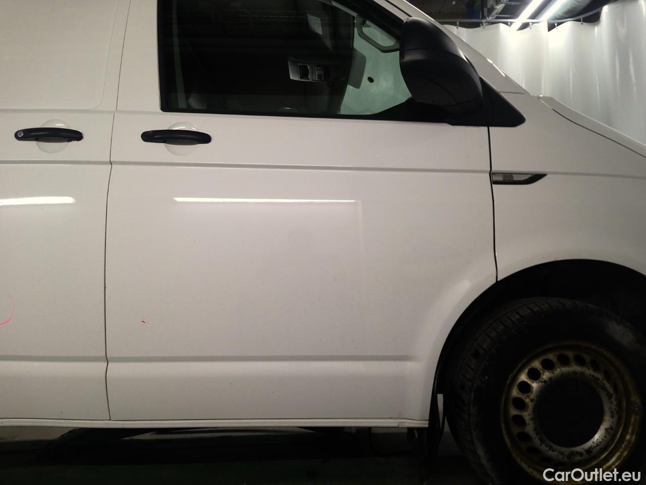  Volkswagen  Transporter T6 TDI 150 28 L2H1 A CV 4M #8