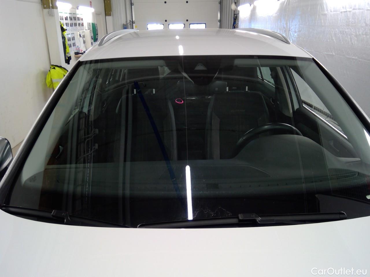  Volkswagen  Passat Pass. All TDI200 Ex Ed 4M Aut #29