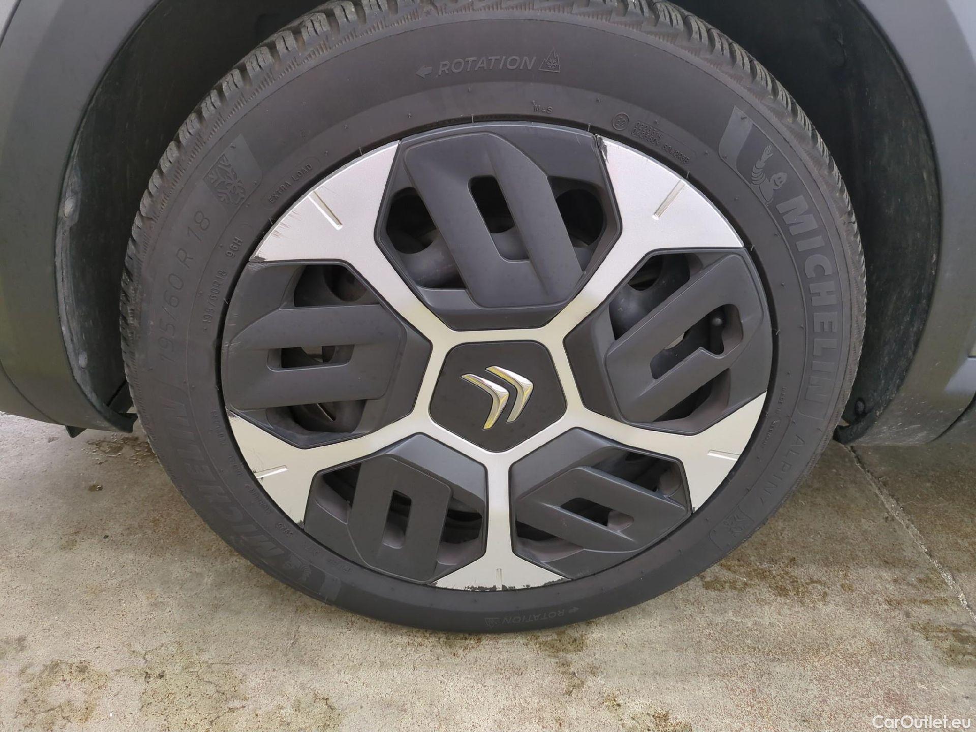  Citroen  C4  Berline Feel 1.2 PureTech 130CV BVA8 E6d #1