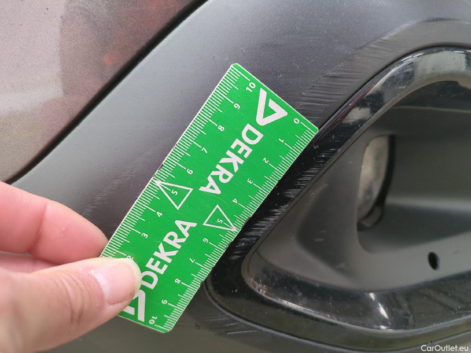  Citroen  C4  Berline Feel 1.2 PureTech 130CV BVA8 E6d #13