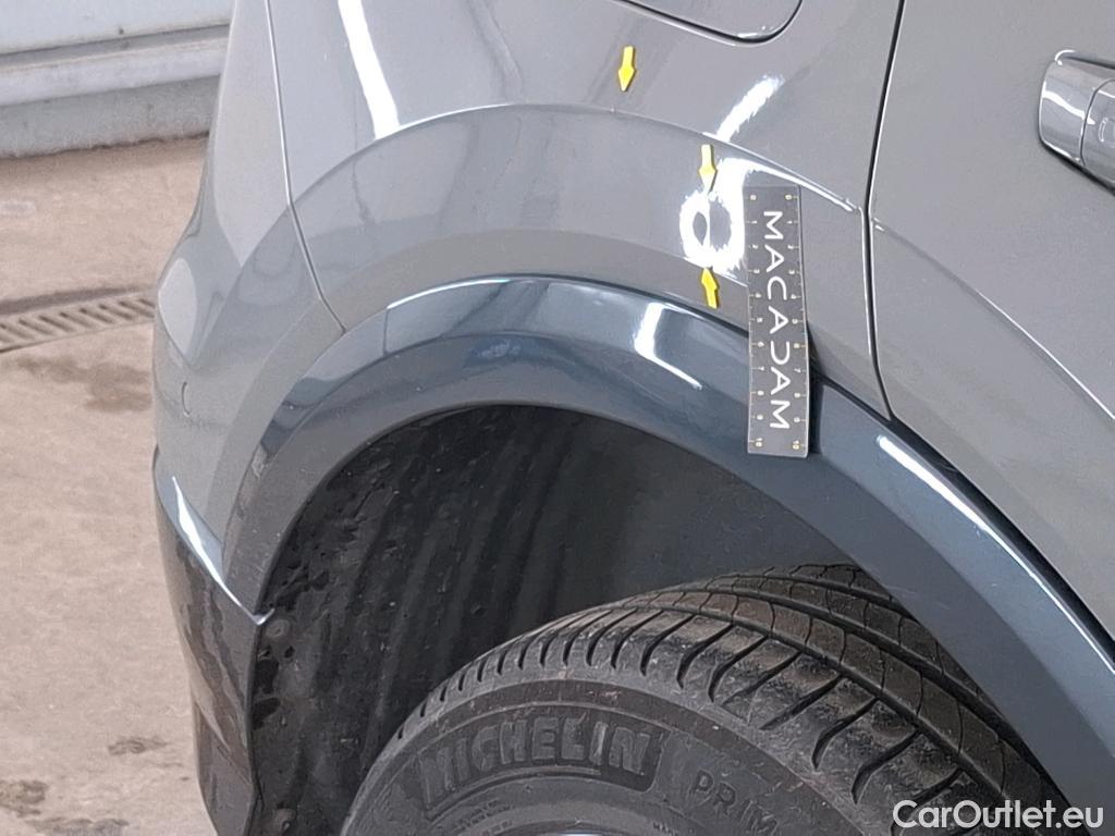  Audi  Q2 AUDI  / 2016 / 5P / SUV 30 TDI 116 S Tronic Business Line #12