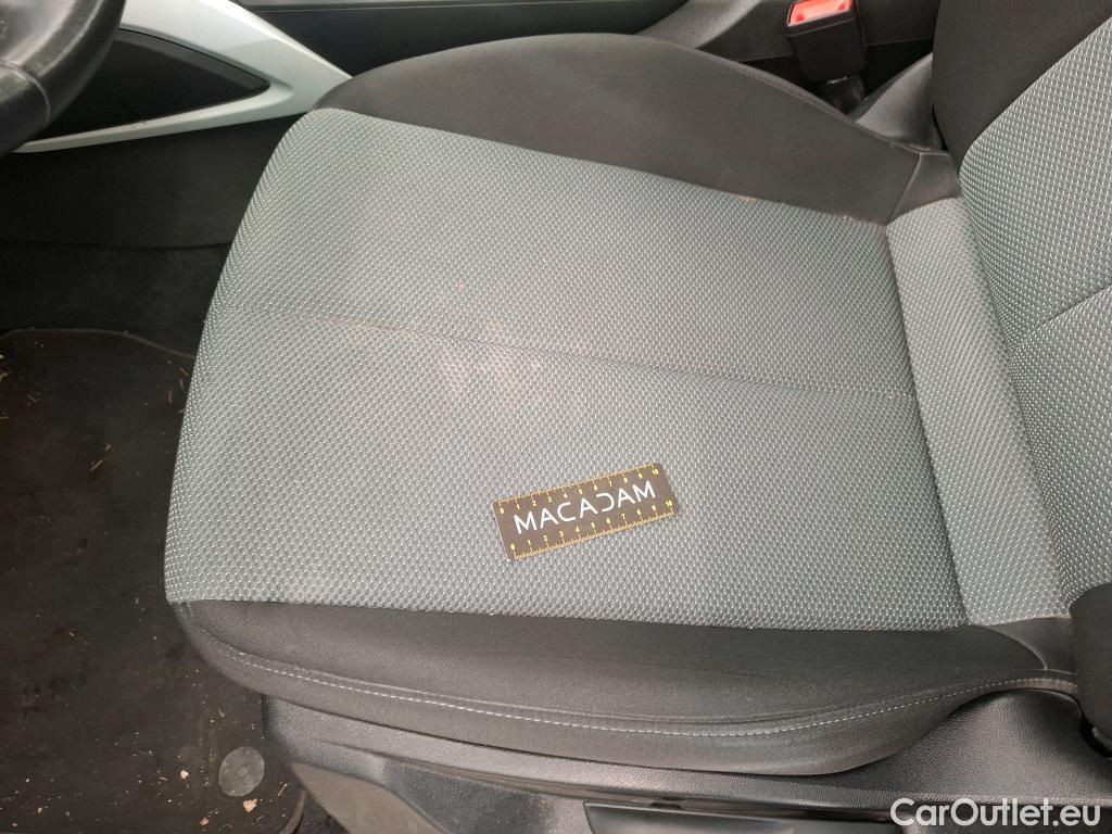  Audi  Q2 AUDI  / 2016 / 5P / SUV 30 TDI 116 S Tronic Business Line #17