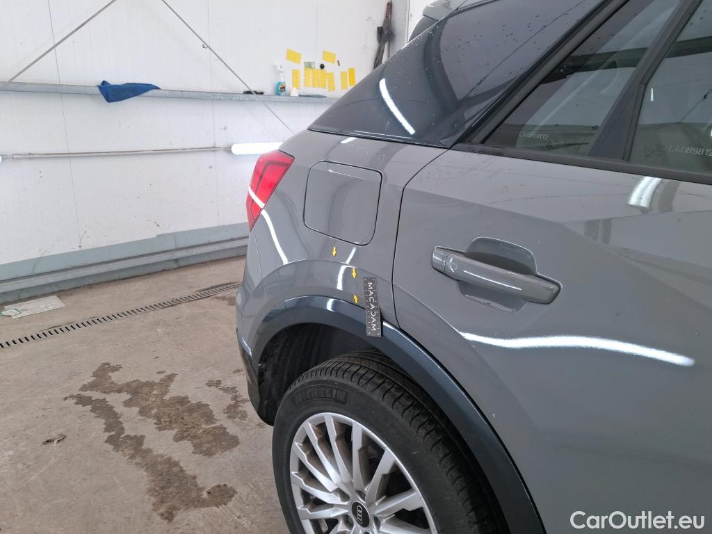  Audi  Q2 AUDI  / 2016 / 5P / SUV 30 TDI 116 S Tronic Business Line #10