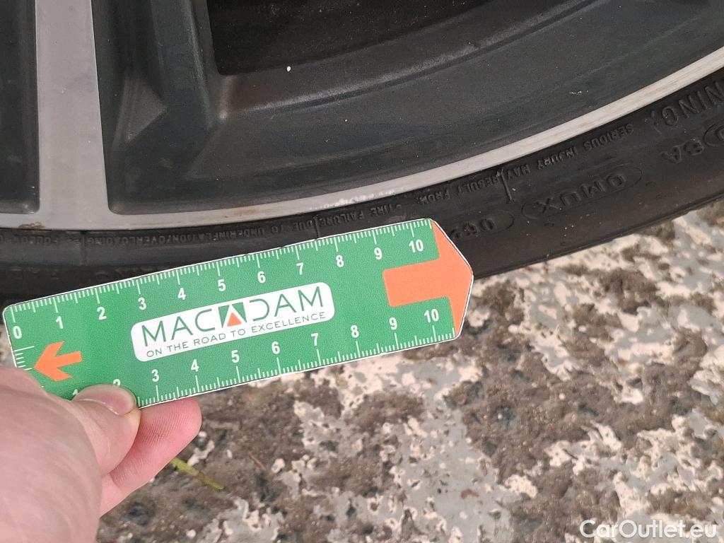  Bmw  Serie 1 BMW Série 1 / 2019 / 5P / Berline 116i DKG7 Business Design #9