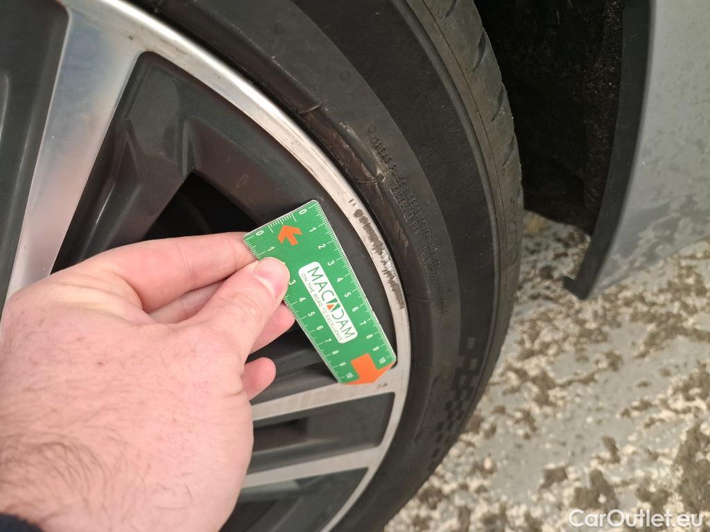  Bmw  Serie 1 BMW Série 1 / 2019 / 5P / Berline 116i DKG7 Business Design #7