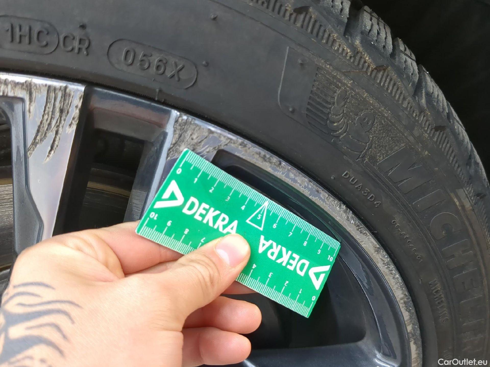  Bmw  Serie 1 Série 1 Berline 118 d M Sport 2.0 150CV BVA8 E6d #4