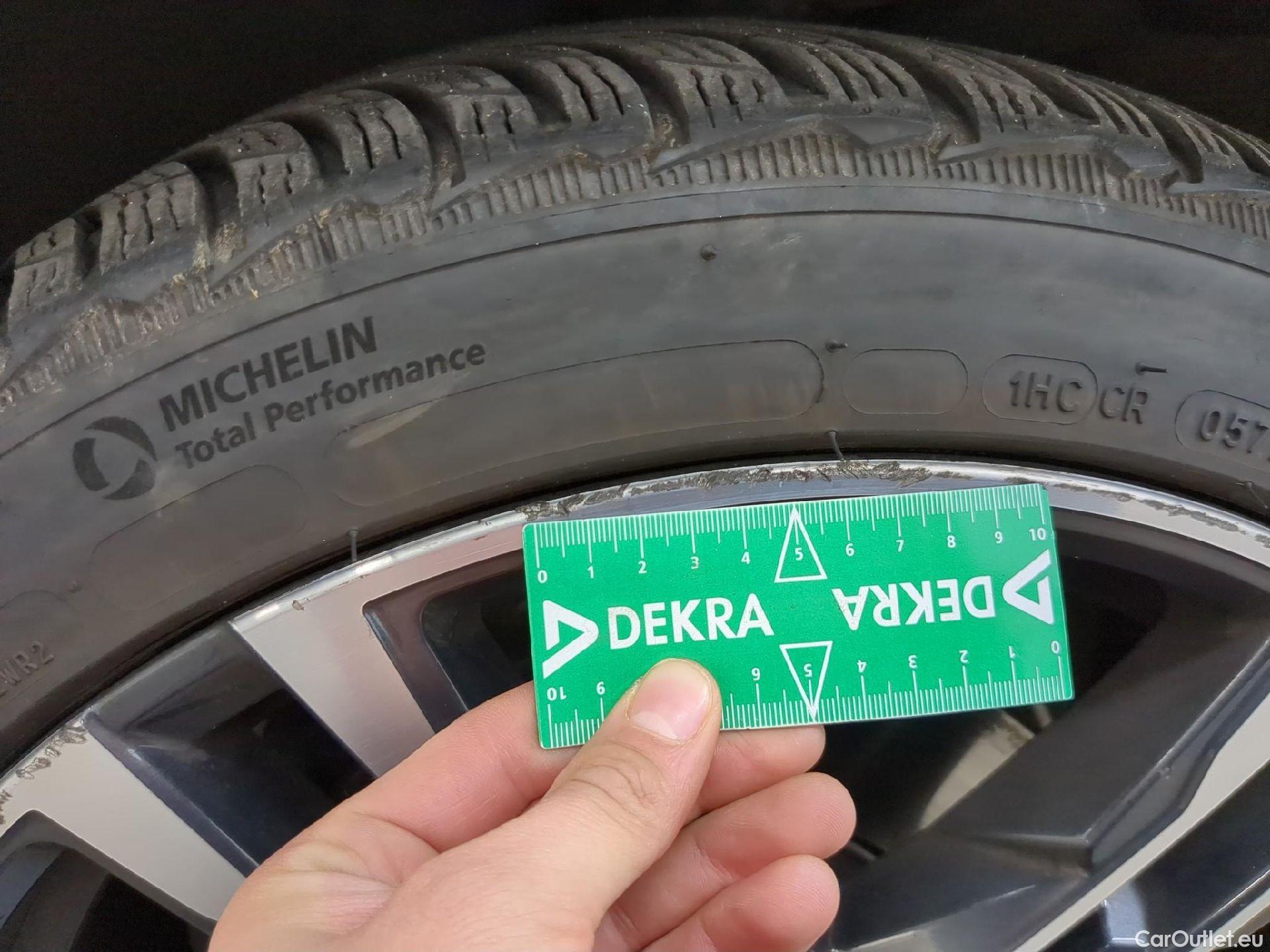  Bmw  Serie 1 Série 1 Berline 118 d M Sport 2.0 150CV BVA8 E6d #11