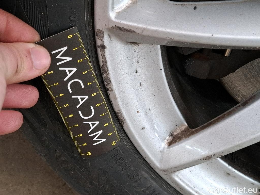  Bmw  Serie 2 Série 2 Active Tourer 216d Lounge 1.5 115CV BVM6 E6d #84