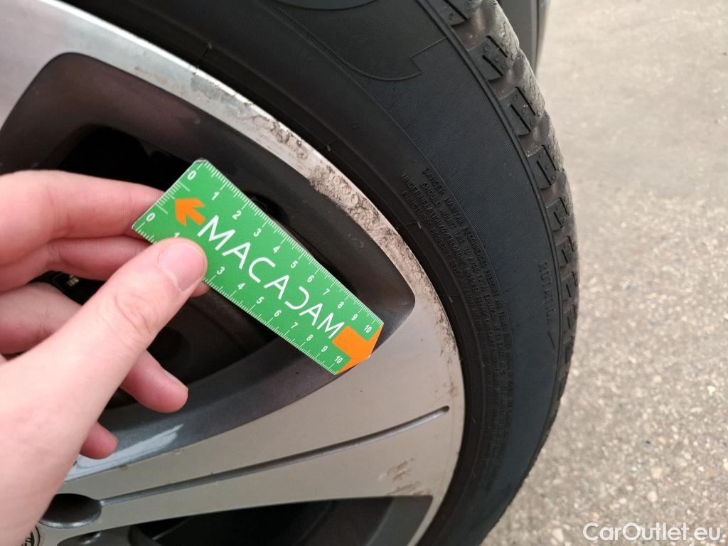  Mercedes  GLB MERCEDES-BENZ  / 2019 / 5P / SUV  200 d Business Line #41