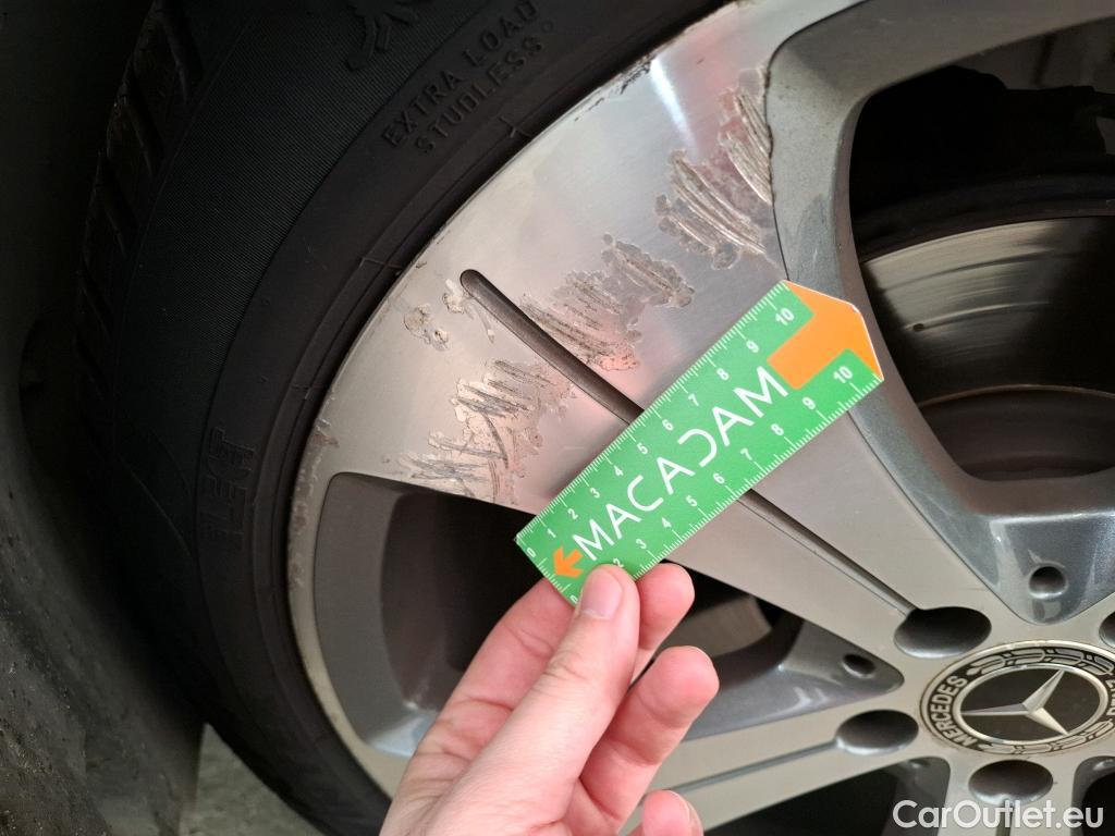  Mercedes  GLB MERCEDES-BENZ  / 2019 / 5P / SUV  200 d Business Line #40