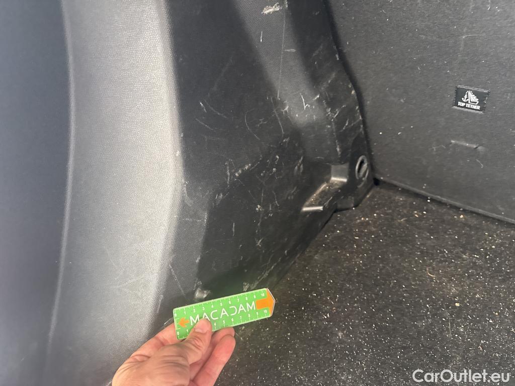  Peugeot  2008  Allure Pack 1.5 HDi 130CV BVA8 E6d #9