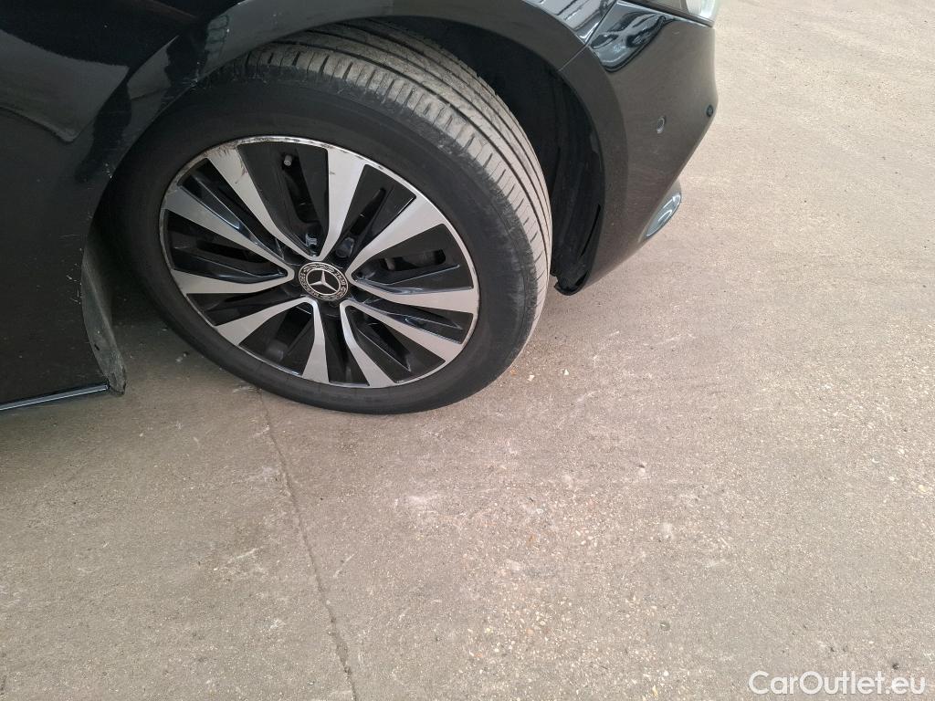  Mercedes  A-Klasse MERCEDES-BENZ Classe A Berline / 2018 / 4P / Berline A 180 d Business Line 8G-DCT #12