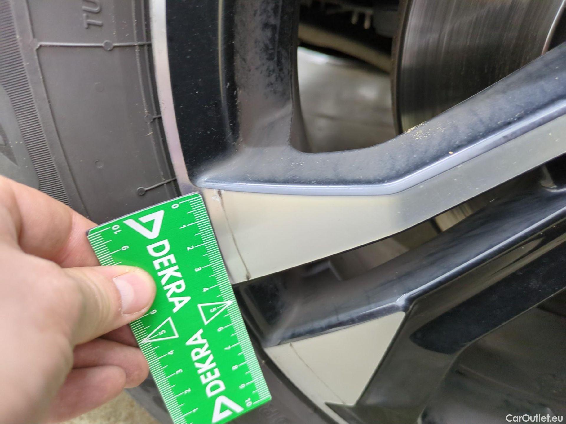  Peugeot  2008  Allure Business 1.5 HDi 130CV BVA8 E6d #15