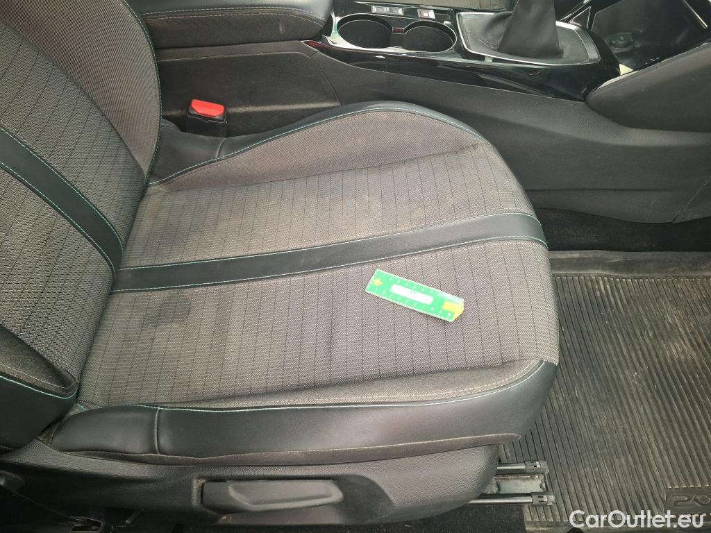  Peugeot  2008  Allure Pack 1.5 HDi 110CV BVM6 E6d #20