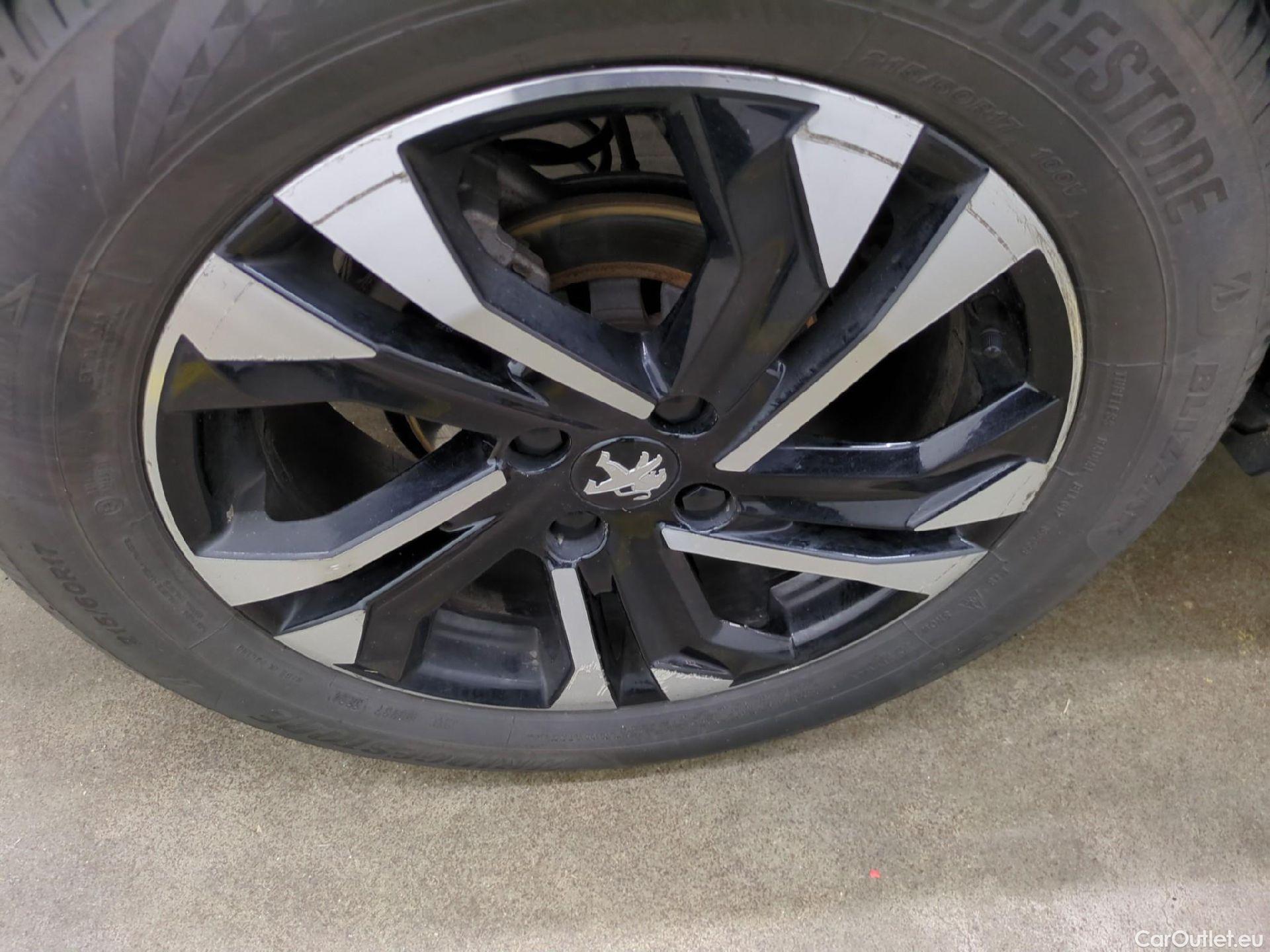  Peugeot  2008  Allure Business 1.5 HDi 130CV BVA8 E6d #31