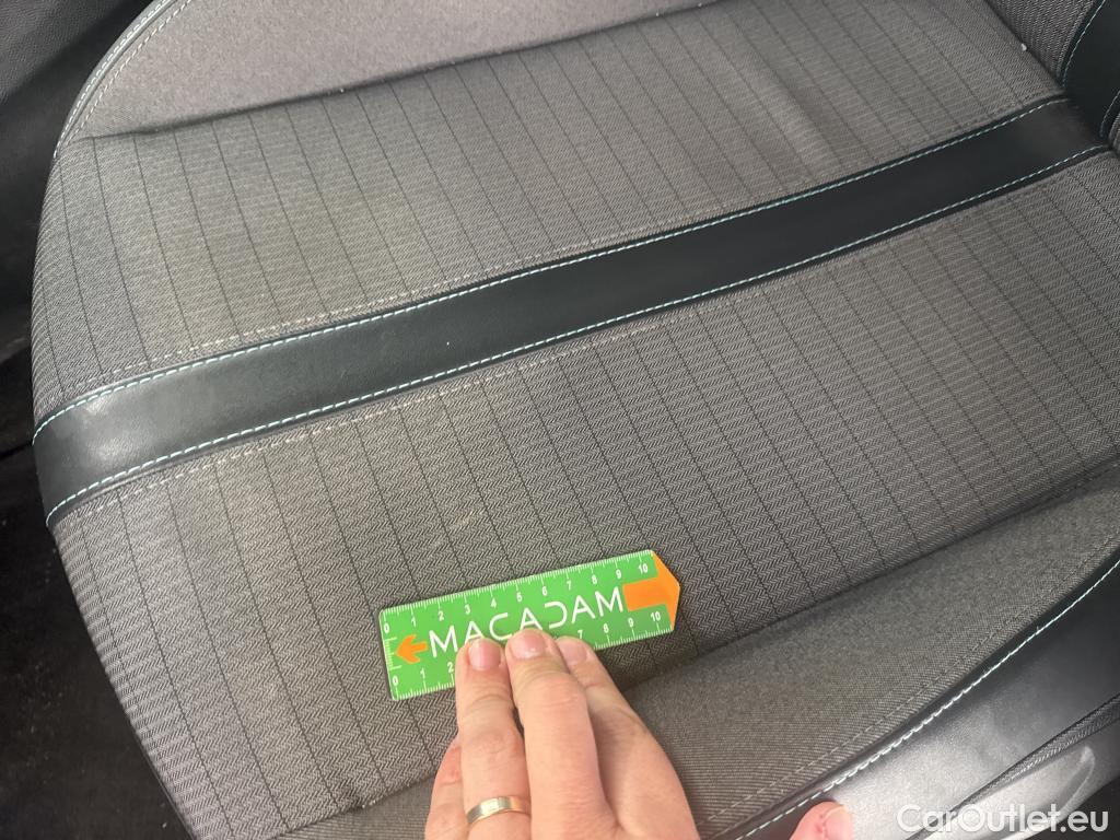  Peugeot  2008  Allure Pack 1.5 HDi 130CV BVA8 E6d #21