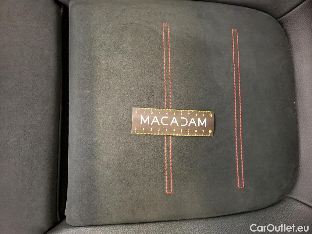  Mercedes  GLA MERCEDES-BENZ  / 2020 / 5P / SUV 2.0  200 D AMG LINE DCT #33