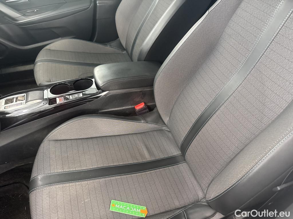  Peugeot  2008  Allure Pack 1.5 HDi 130CV BVA8 E6d #20