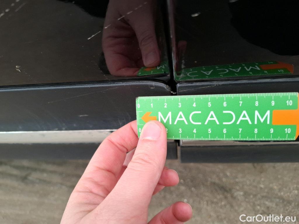  Mercedes  GLB MERCEDES-BENZ  / 2019 / 5P / SUV  200 d Business Line #27