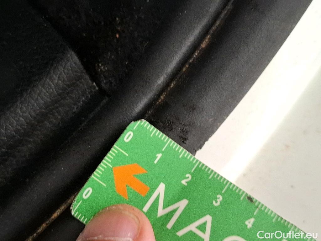  Mercedes  GLA MERCEDES-BENZ  / 2020 / 5P / SUV 2.0  200 D AMG LINE DCT #25