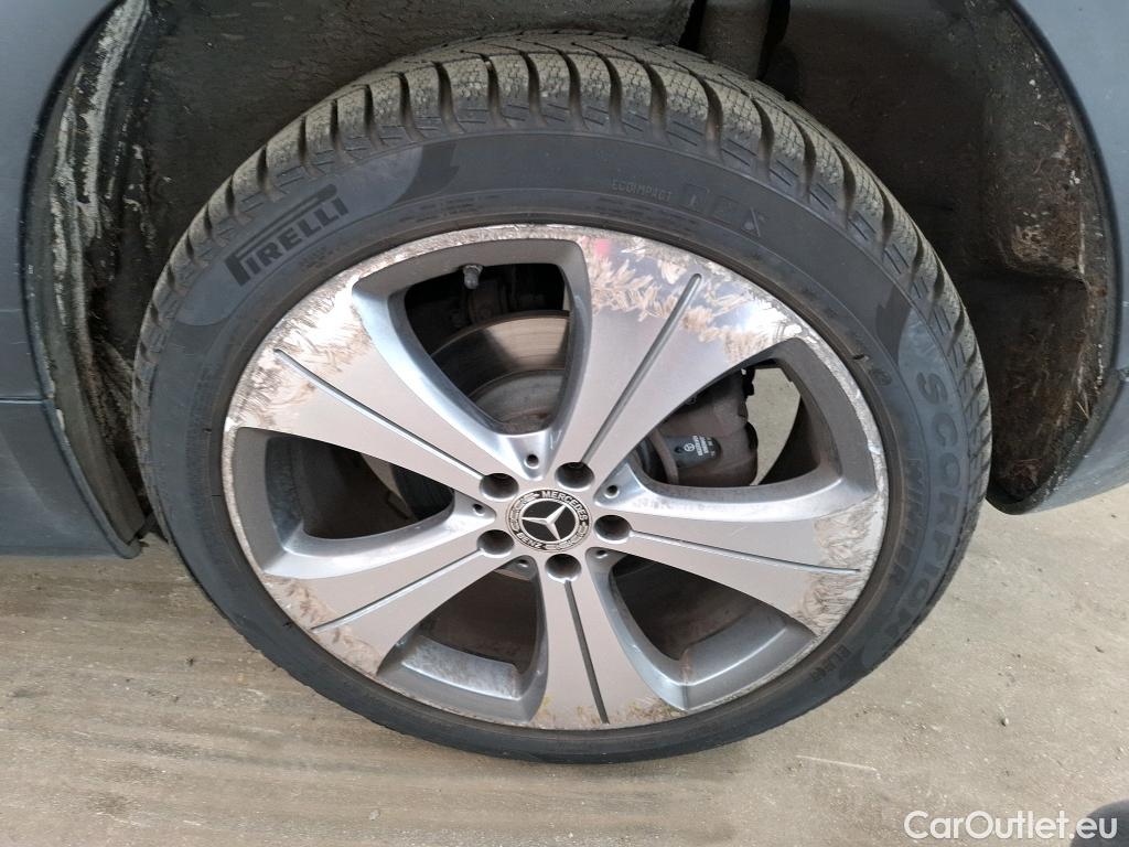  Mercedes  GLB MERCEDES-BENZ  / 2019 / 5P / SUV  200 d Business Line #28