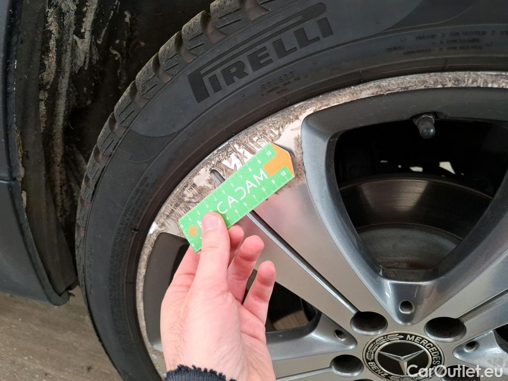  Mercedes  GLB MERCEDES-BENZ  / 2019 / 5P / SUV  200 d Business Line #30