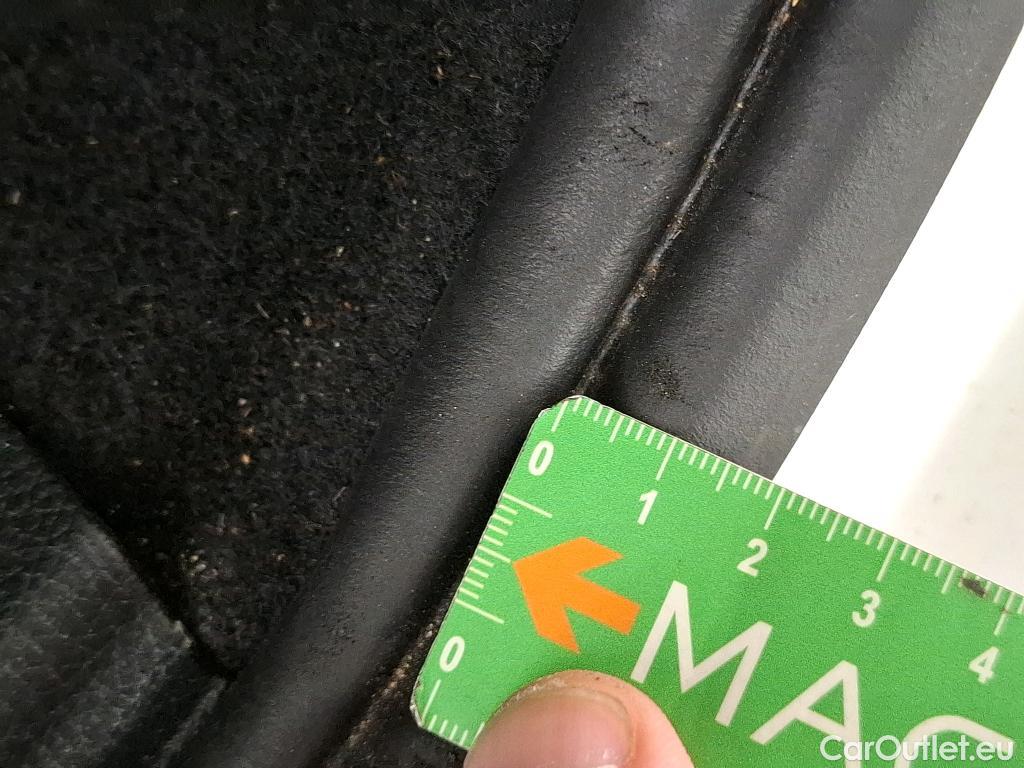  Mercedes  GLA MERCEDES-BENZ  / 2020 / 5P / SUV 2.0  200 D AMG LINE DCT #26