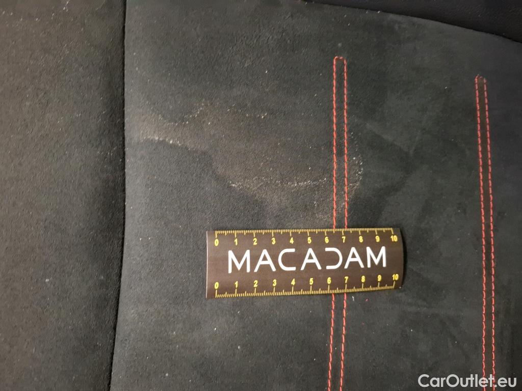  Mercedes  GLA MERCEDES-BENZ  / 2020 / 5P / SUV 2.0  200 D AMG LINE DCT #31