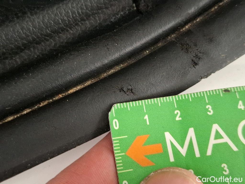  Mercedes  GLA MERCEDES-BENZ  / 2020 / 5P / SUV 2.0  200 D AMG LINE DCT #24