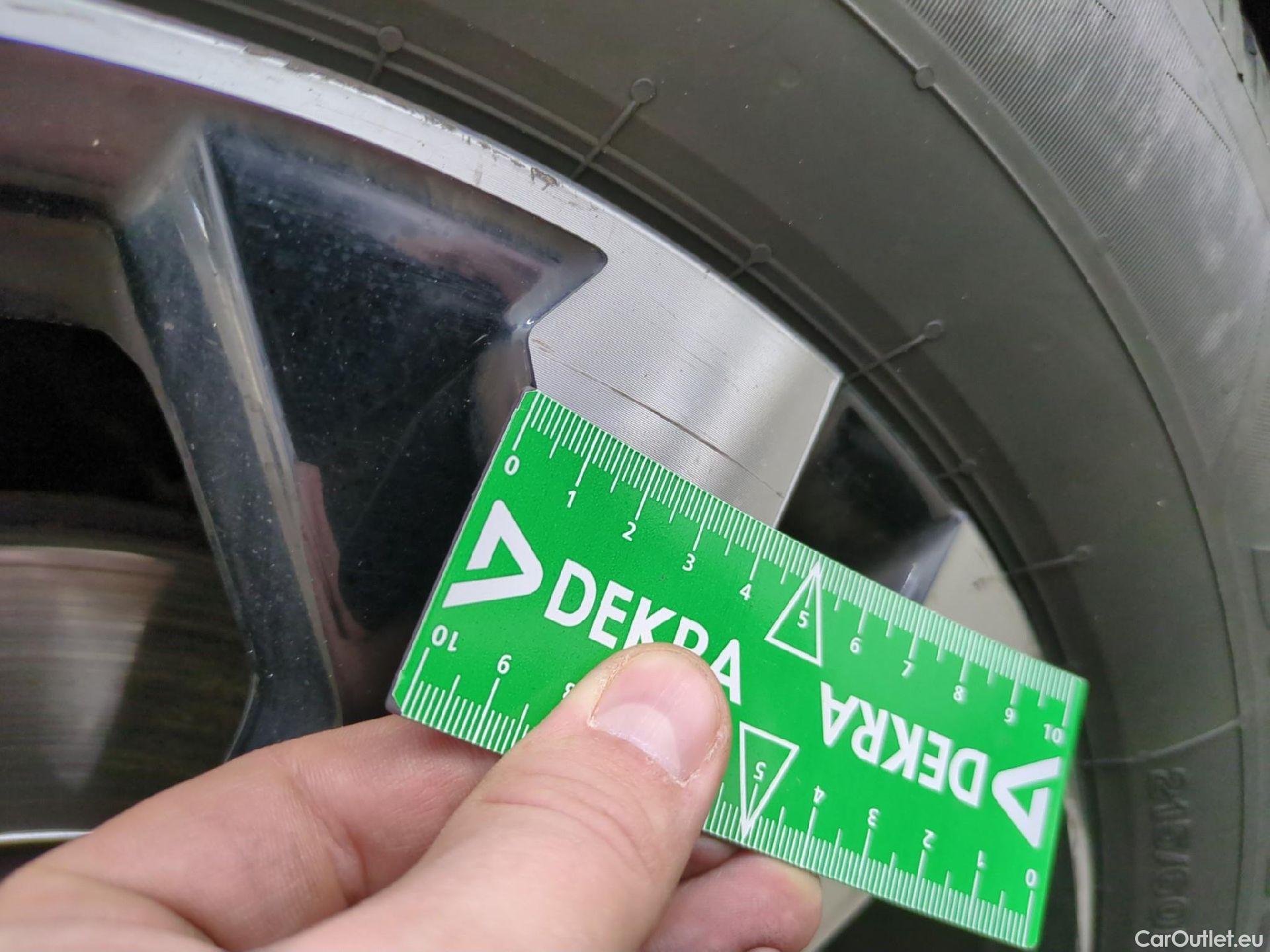  Peugeot  2008  Allure Business 1.5 HDi 130CV BVA8 E6d #17