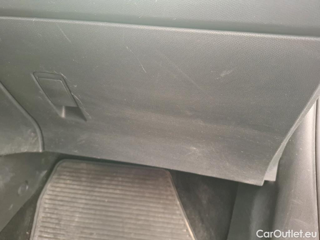  Peugeot  2008  Allure Pack 1.5 HDi 110CV BVM6 E6d #9