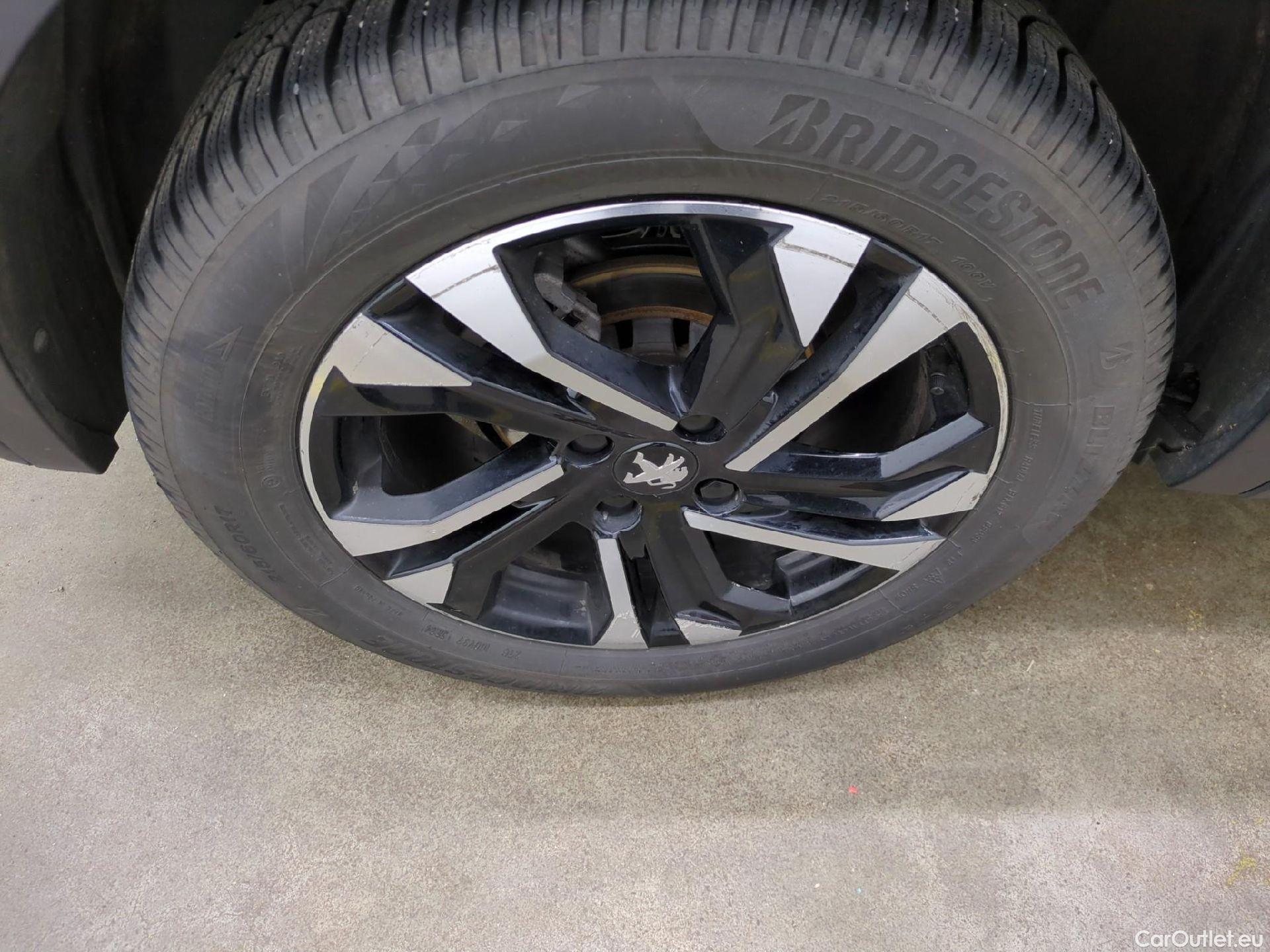  Peugeot  2008  Allure Business 1.5 HDi 130CV BVA8 E6d #27