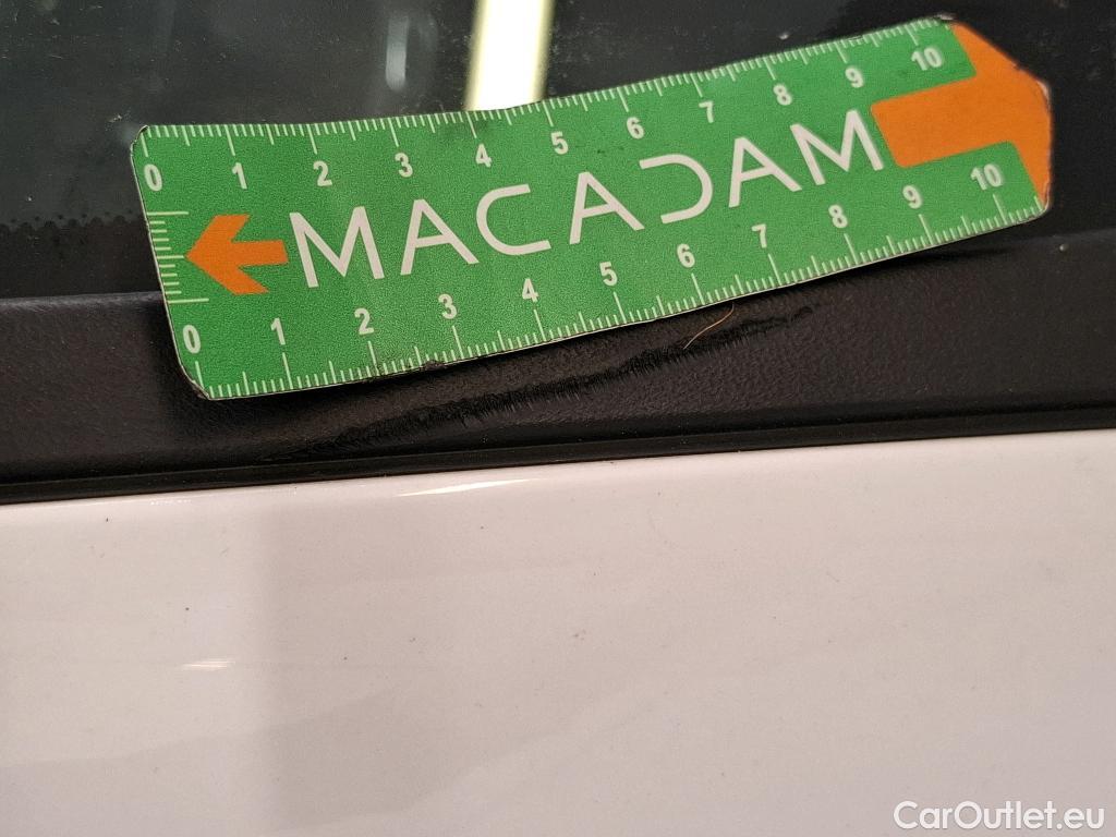  Mercedes  GLA MERCEDES-BENZ  / 2020 / 5P / SUV 2.0  200 D AMG LINE DCT #29